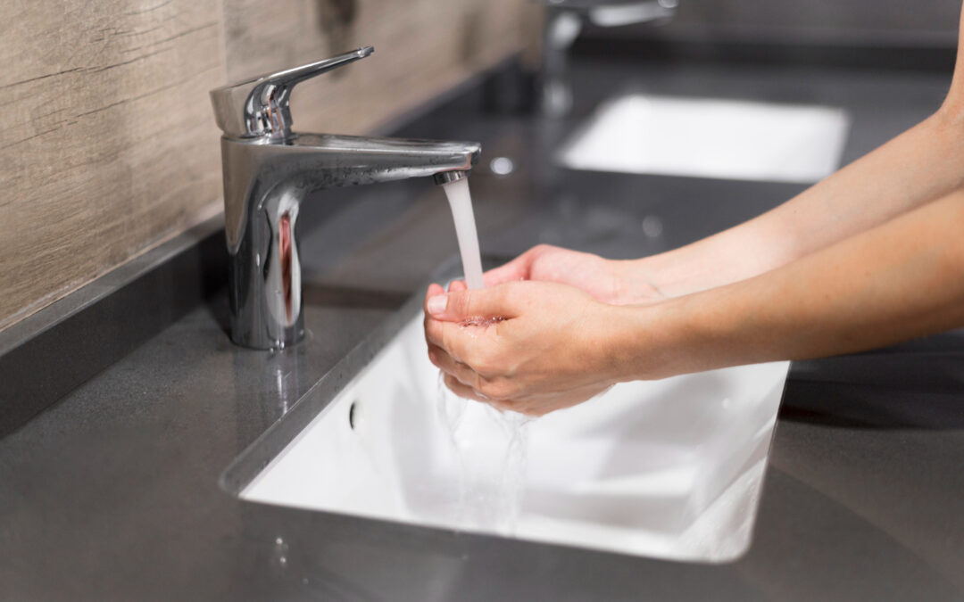¿Qué es el agua descalcificada y en qué se diferencia del agua purificada?